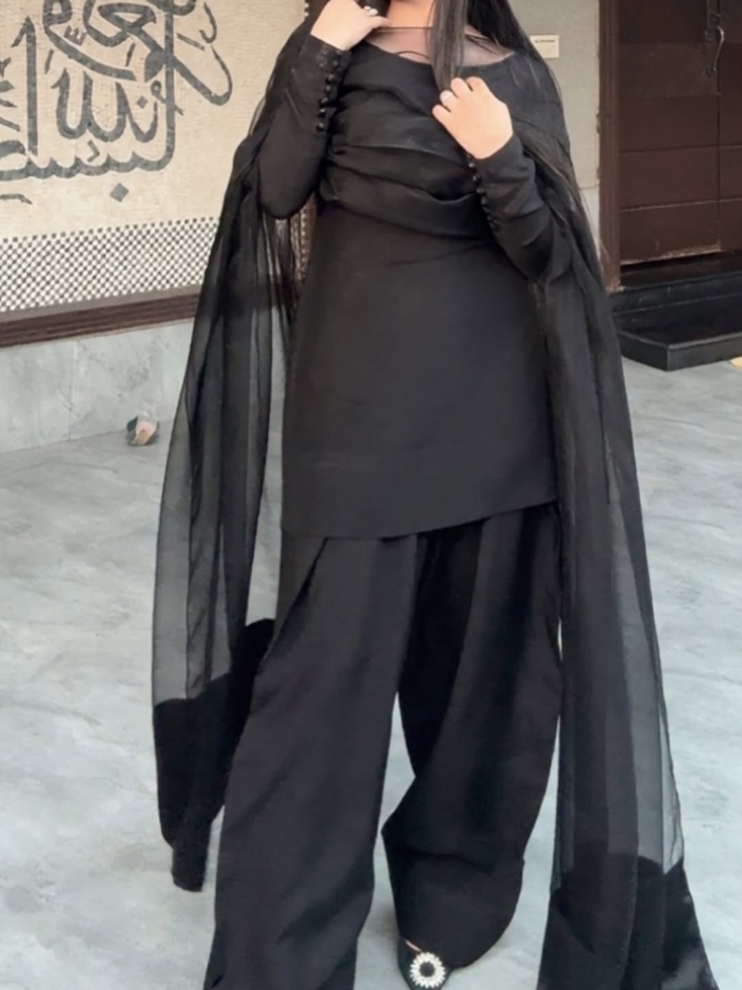 Design code: BLACK